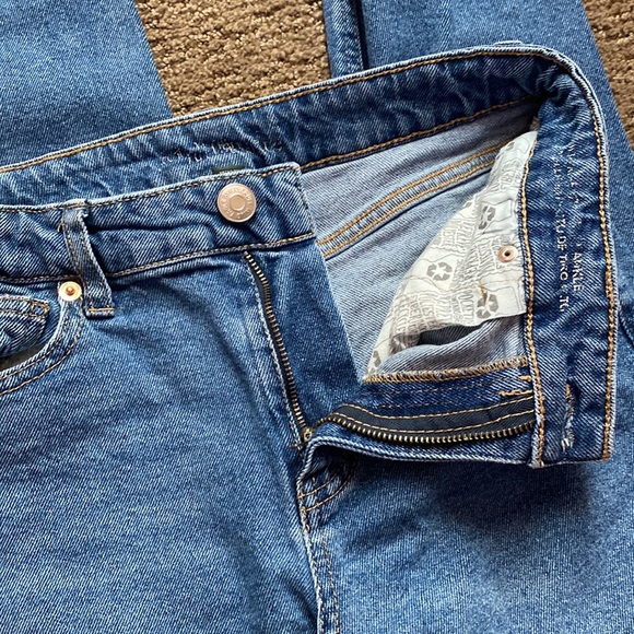 size 2 jeans - Picture 4 of 4